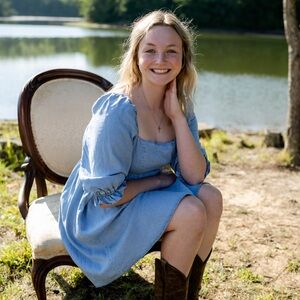 Meet your Posher, Olivia